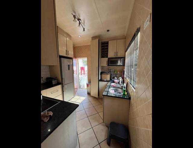 3 BEDROOM HOUSE FOR SALE IN KENSINGTON
